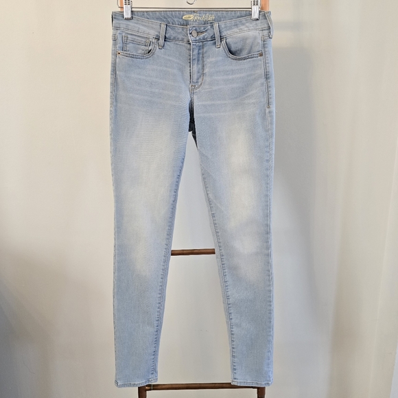 🌷Rockstar Super-Skinny jeans: Pale blue light wash - Picture 4 of 10